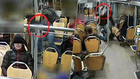 Napadl jiného muže, srazil ho k zemi a o hlavu mu rozbil lahev. Běsnění agresora zachytily kamery v ostravské tramvaji. Hrozí mu až 12 let vězení.