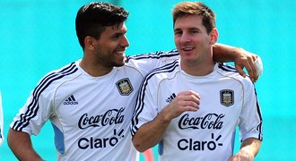 Touré a Agüero přemlouvají kamaráda Messiho, aby odešel z Barcelony