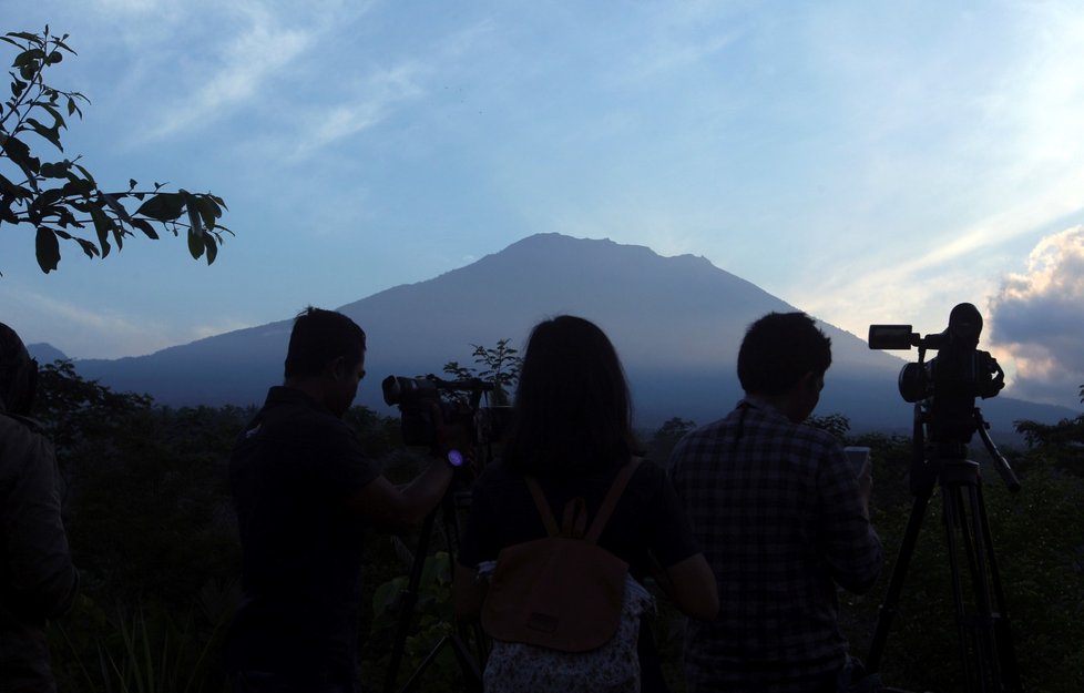 Sopka Agung na Bali, která hrozí výbuchem.