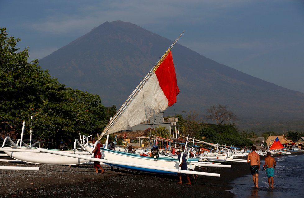 Sopka Agung na Bali, která hrozí výbuchem