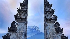Podle vlády na Bali jsou přijíždějící turisté čím dál více neukáznění.