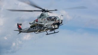 Spojené státy darují Česku šest bojových vrtulníků a dva transportní