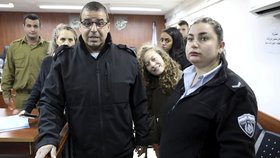 16letá Palestinka Ahid Tamímíová u izraelského soudu