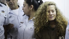 16letá Palestinka Ahid Tamímíová u izraelského soudu