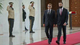 Francouzský prezident Emmanuel Macron a prozatimní syrský prezident Ahmad Šara (7.7.2026)