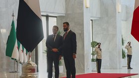 Francouzský prezident Emmanuel Macron a prozatimní syrský prezident Ahmad Šara (7.7.2026)