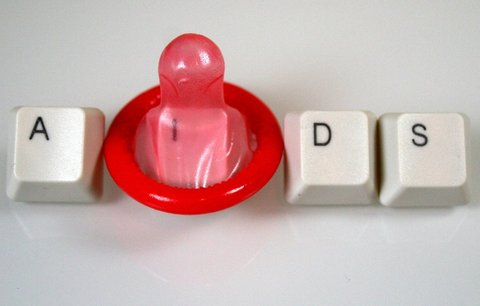 Hrůzná statistika: 8 z 10 lidí se nebojí AIDS!