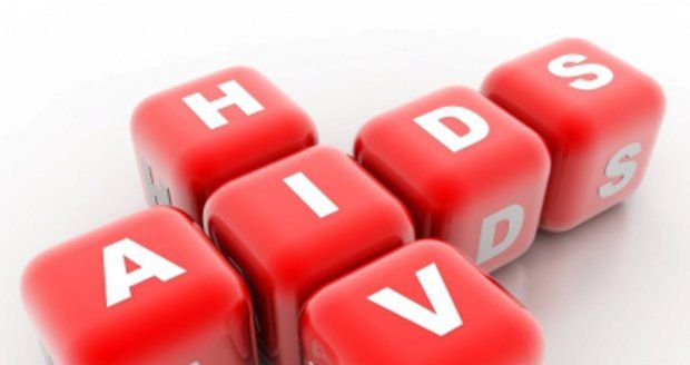 Čechů, kteří vnímají AIDS jako problém, ubývá. Ale 16 procent se stále obává nákazy