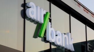 Bankou roku je Air Bank, pojišťovnou AXA. Porota ocenila mobilní platby