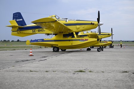 Švédské hasicí letouny Air Tractor AT-802 přistály 29. července 2022 na letišti ve Vodochodech nedaleko Prahy. Budou pomáhat s hašením požáru v Národním parku České Švýcarsko.