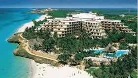 Oblíbená kubánská destinace Varadero je plná špičkových hotelů. Ve spojení s písčitými plážemi a bujnou zelení jde o ideální místo k lenošení.