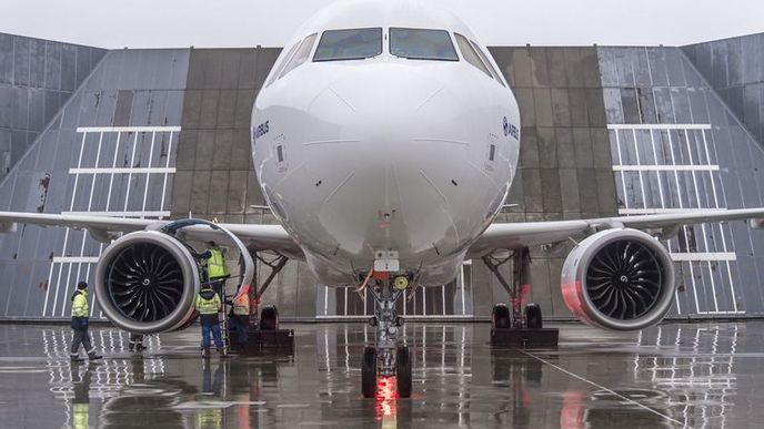 Stroje A321neo, na něž připadá většina zakázky, mají novou generaci motorů a další techniku, která zajistí úsporu paliva.