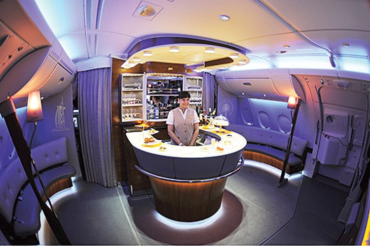 AIRBUS A380: Nechybí ani stylový bar