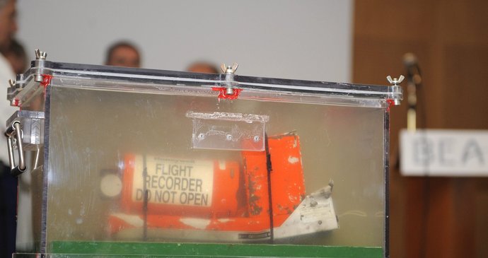 Černá skříňka z francouzského airbusu, který před dvěma roky spadl do oceánu.