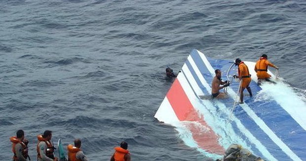 trosky z havarovaného Airbusu