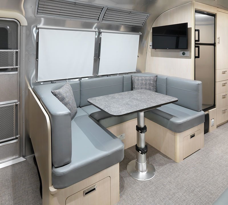 Airstream Flying Cloud 30FB Office