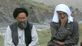 Zabitý lídr Al-Káidy Ajmán Zavahrí s Usáma bin Ládinem.