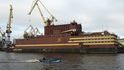 Ruská loď Akademik Lomonosov v přístavu Murmansk