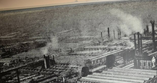 Letecký pohled na Škodovku za 2. světové války.