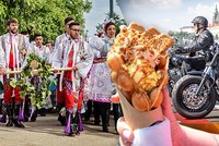 Tipy na víkend: Harleye v Praze, zarážení hory i pouliční festivaly jídla