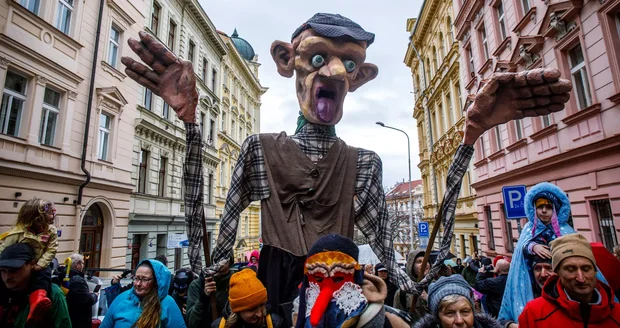 Karnaval berlanjut di seluruh Republik Ceko. Karnaval berlanjut di seluruh Republik Ceko.