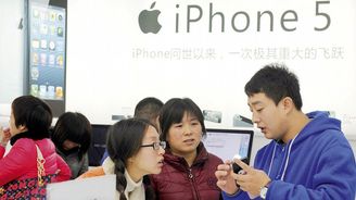 V Číně zlevňují iPhony, zákazníkům se zdají příliš drahé