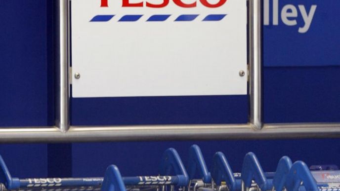 Akcie řetězce Tesco se propadly