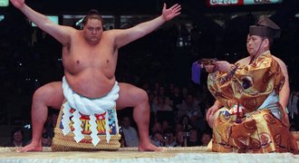 Smutek v sumó světě: Zemřela ikona Akebono (†54)