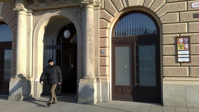 Akreditační komise prodloužila akreditaci plzeňské právnické fakultě na jeden rok