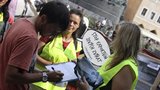Aktivisté prošli Prahou: Zvíře podle nich není zboží k přepravě