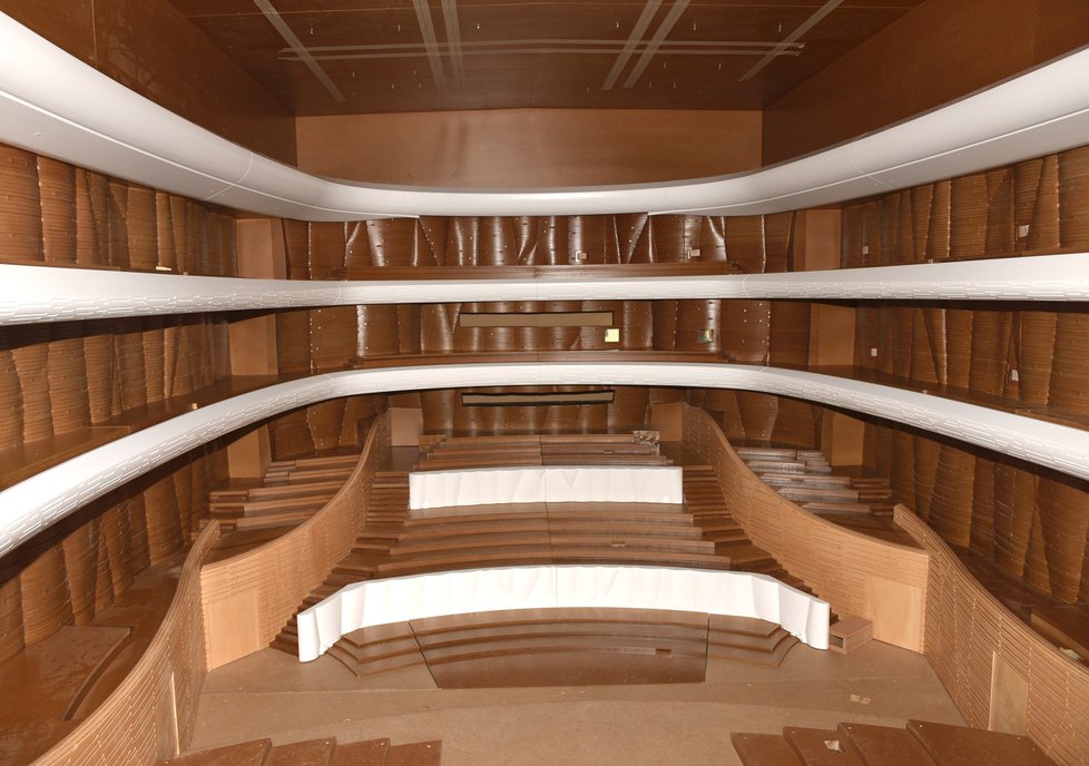Pohled do hermeticky uzavřeného modelu budoucího koncertního sálu Janáčkova kulturního centra