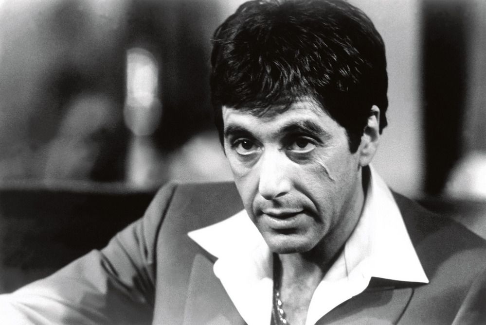 Al Pacino v roli Tonyho Montany ve snímku Zjizvená tvář