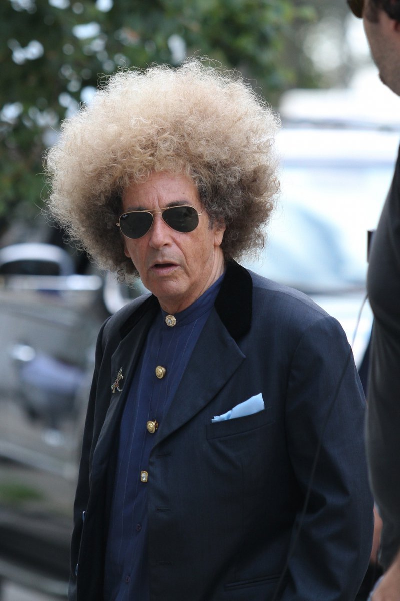 Al Pacino s afro účesem: Herec Al Pacino natáčí nový film s názvem &#34;Phil Spector&#34;.