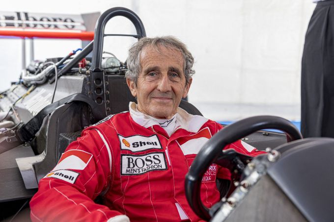 Čtyřnásobný mistr světa Prost: Lupiči ho přepadli ve vlastní vile! Čtyřnásobný mistr světa Prost: Lupiči ho přepadli ve vlastní vile!