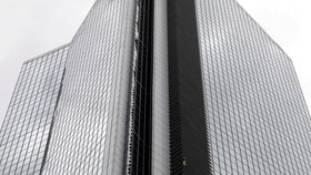 Toto Alain Robert zdolal: GT International Tower v Manile