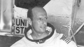 Alan Bean (†86) stanul jako čtvrtý na Měsíci.