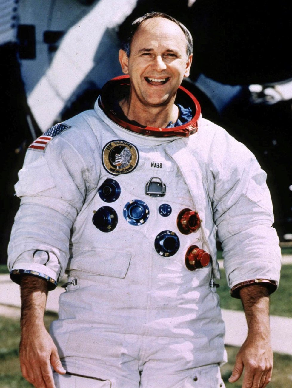 Alan Bean (†86) stanul jako čtvrtý na Měsíci.