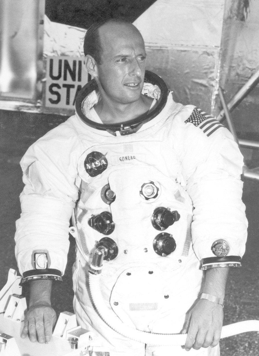 Alan Bean (†86) stanul jako čtvrtý na Měsíci.