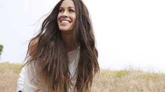 Manažer ukradl zpěvačce Alanis Morissette a dalším celebritám 177 milionů, teď čeká na rozsudek