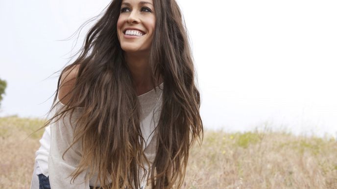 Slavnou zpěvačku Alanis Morissette okradl její manažer. Slavnou zpěvačku Alanis Morissette okradl její manažer.