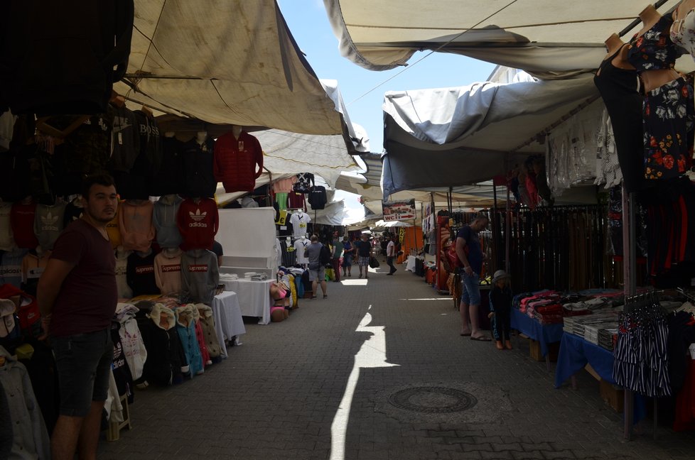 Lokální bazar v tureckém městě Alanya