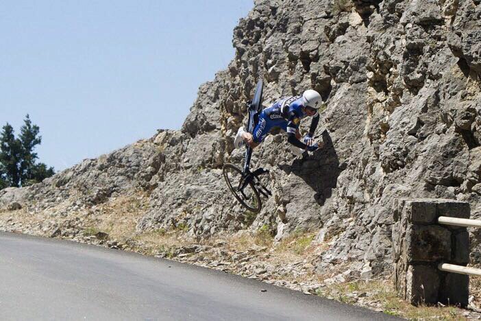 Julian Alaphilippe si zažil hodně netradiční moment