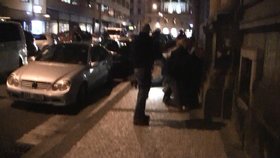 Policie zadržela Albánce přímo na ulici.