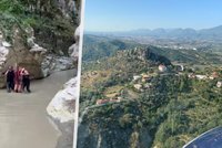 Češi v nesnázích: Turisté v Albánii uvázli v kaňonu! Hledal je dron