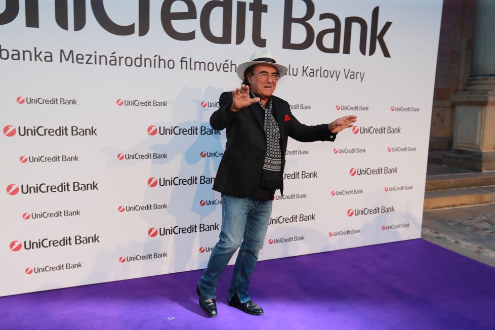 Albano Carrisi na UniCredit party