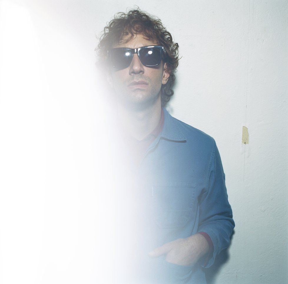 Albert Hammond Jr. vystoupí na Rock for People 2018.