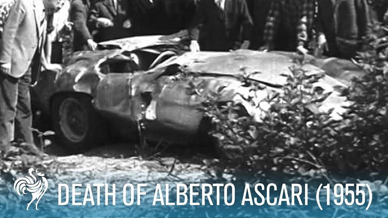 Jeden z nejpodivnějších příběhů se odehrál ve středu 26. května 1955. Tři dny předtím poslal Alberto Ascari v Monte Carlu vůz do moře a zlomil si nos. O tři dny později přijel na Monzu, kde probíhaly testy sportovního ferrari. Do vozu usedl v civilním oblečení a ve vypůjčené přilbě.