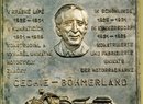 Pamětní desku Liebischovi odhalili na Křinickém náměstí v Krásné Lípě