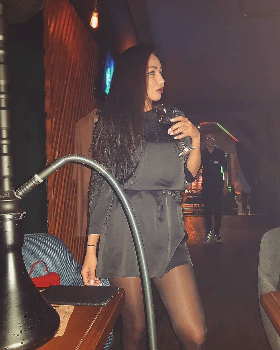 Sexy letuška Albina Muchametzjanová (†23) byla uškrcena v hotelovém pokoji.