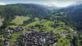 Švýcarská obec Albinen chce nalákat nové rezidenty.